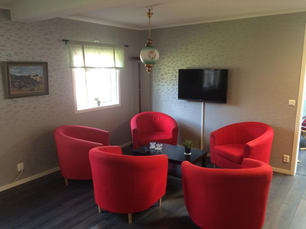 Foellingen Hotell Kisa エクステリア 写真
