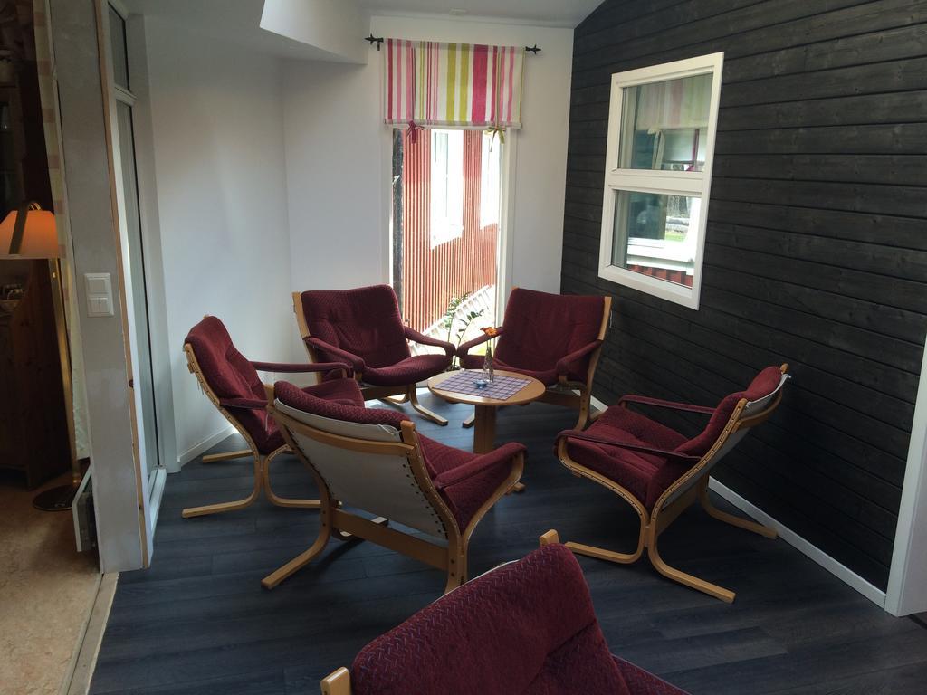 Foellingen Hotell Kisa エクステリア 写真